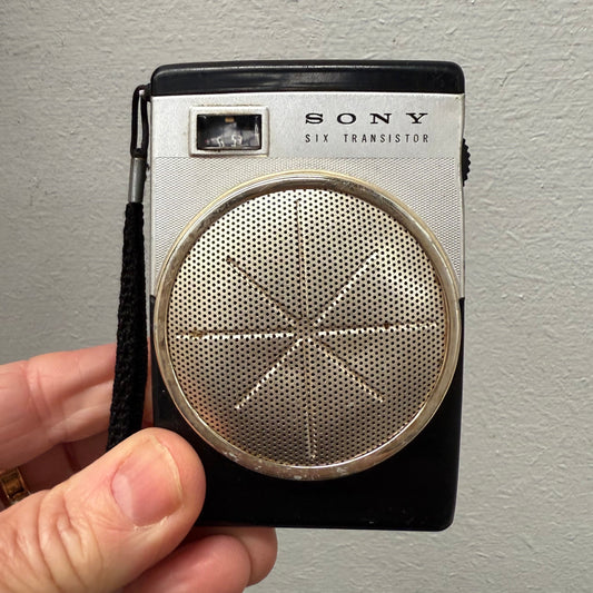 Vintage Sony Pocketsize Six Transistor Radio Model TR620