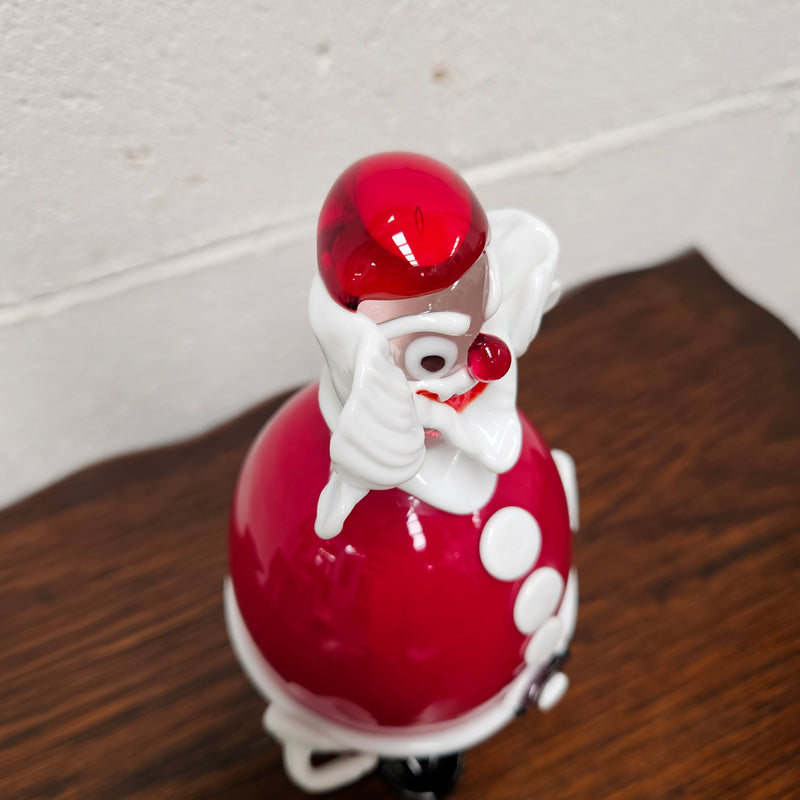 Very rare Murano Glass Christmas clown By Fratelli Pitau. It still has its original sticker and tag. It is in good original condition with no chips or cracks.