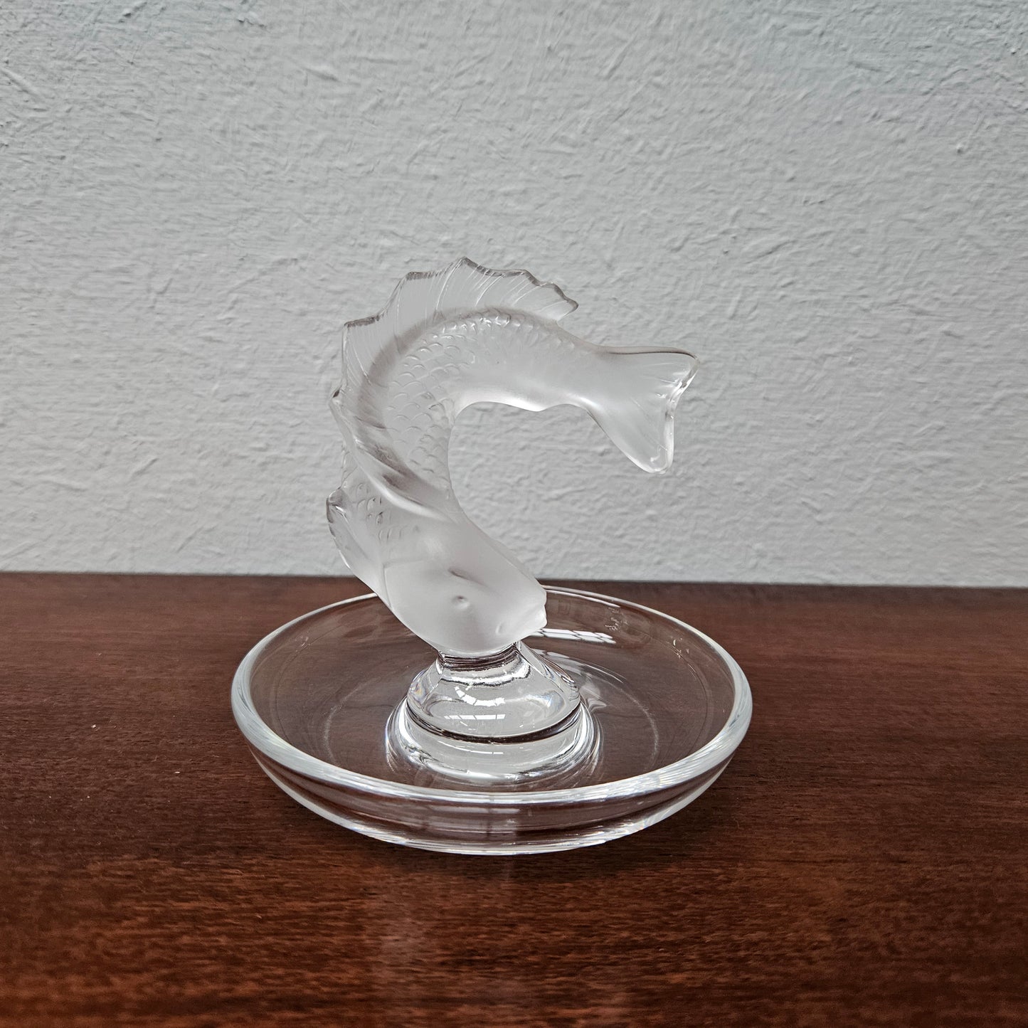 Beautiful condition Lalique French koi fish ring/pin tray. Please view photos as they form part of the description.