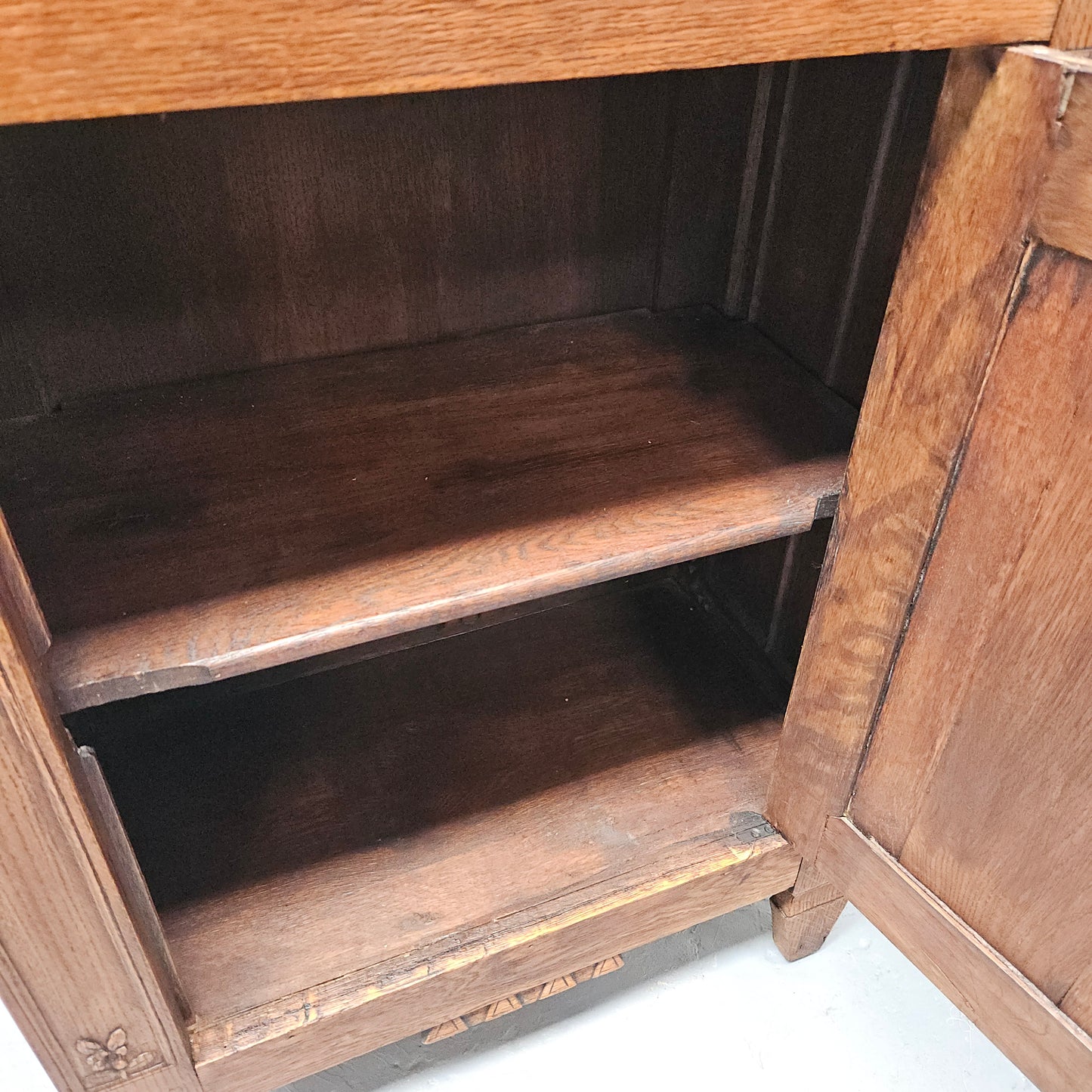 Lovely French oak 19th Century Henry 2nd style side cabinet with one drawer and one cupboard. It is in good original condition.