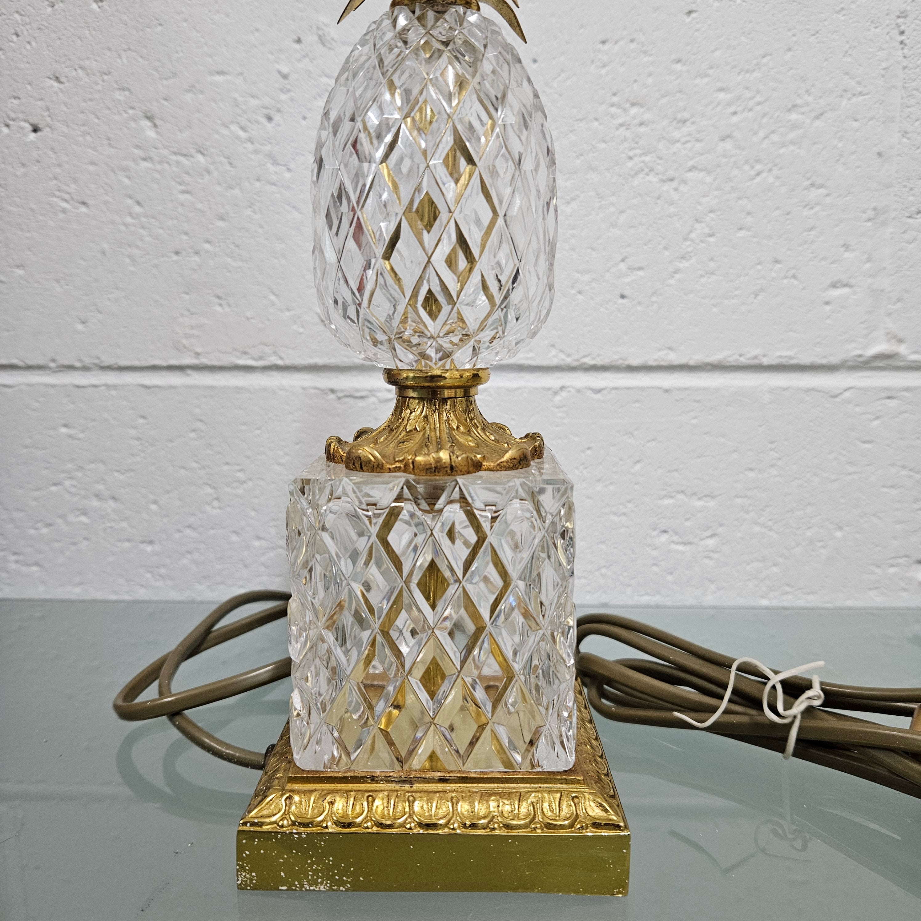 Crystal pineapple deals lamp