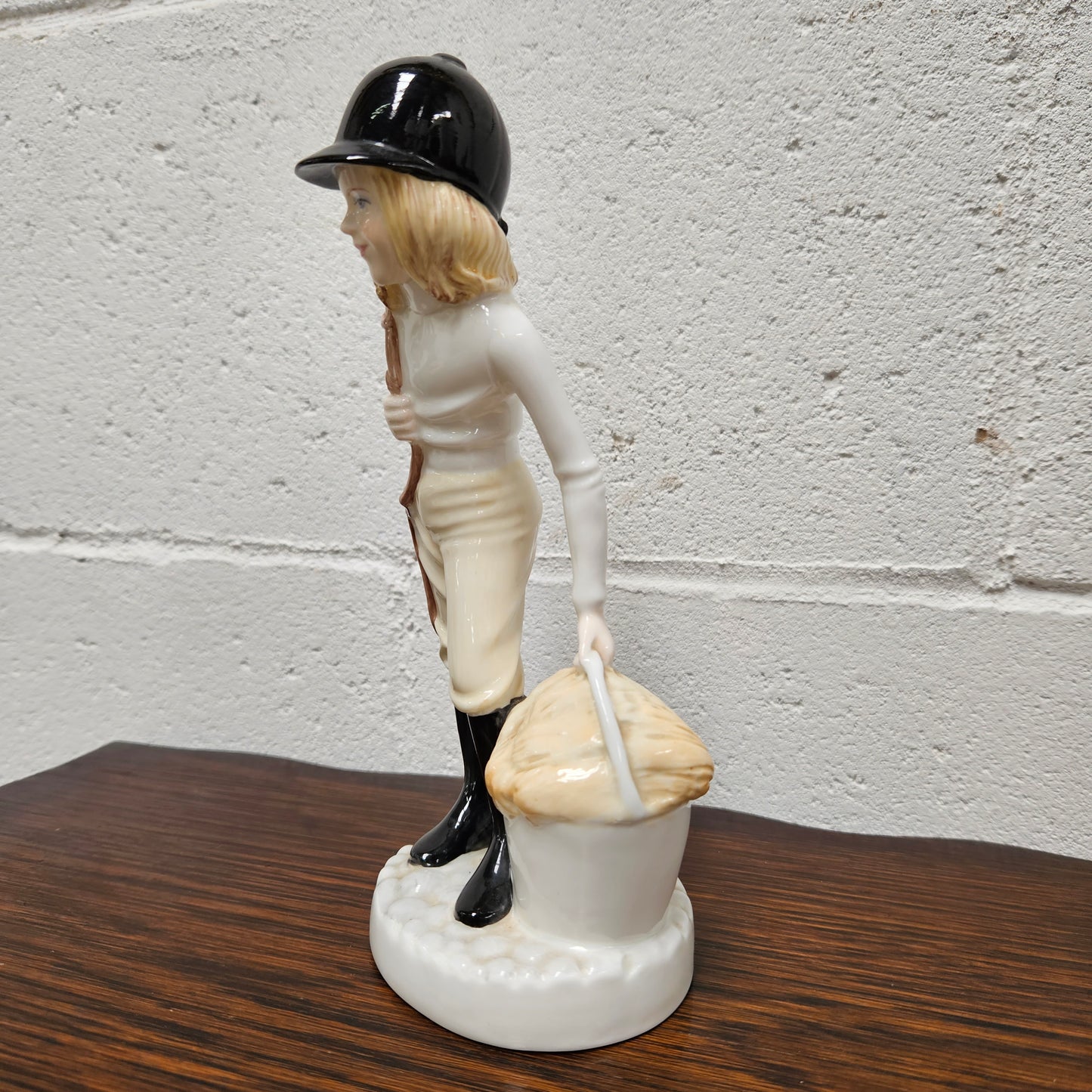 Coalport English 'Feeding Time' Figurine
