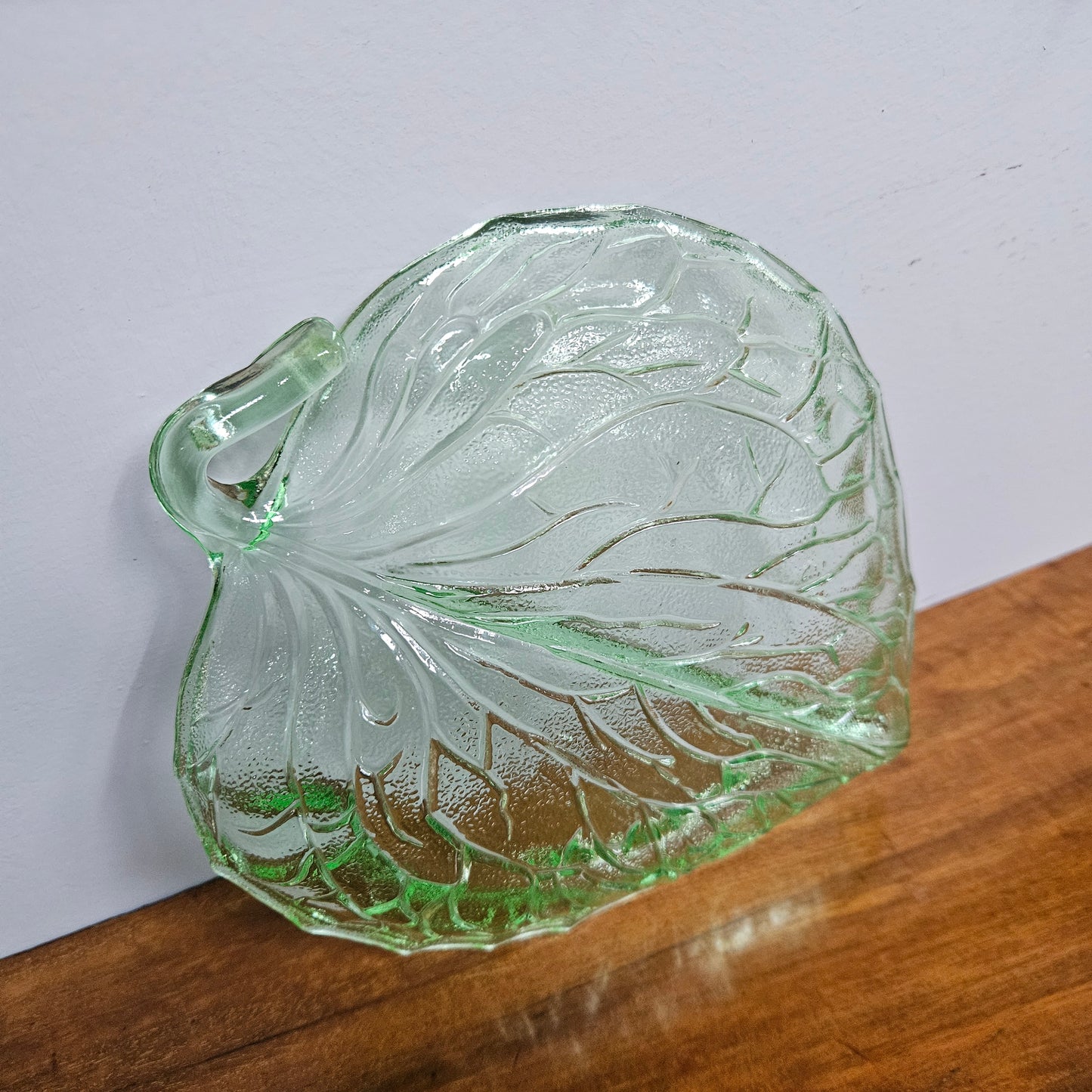 Vintage Bagley Uranium Green Glass Leaf Dish