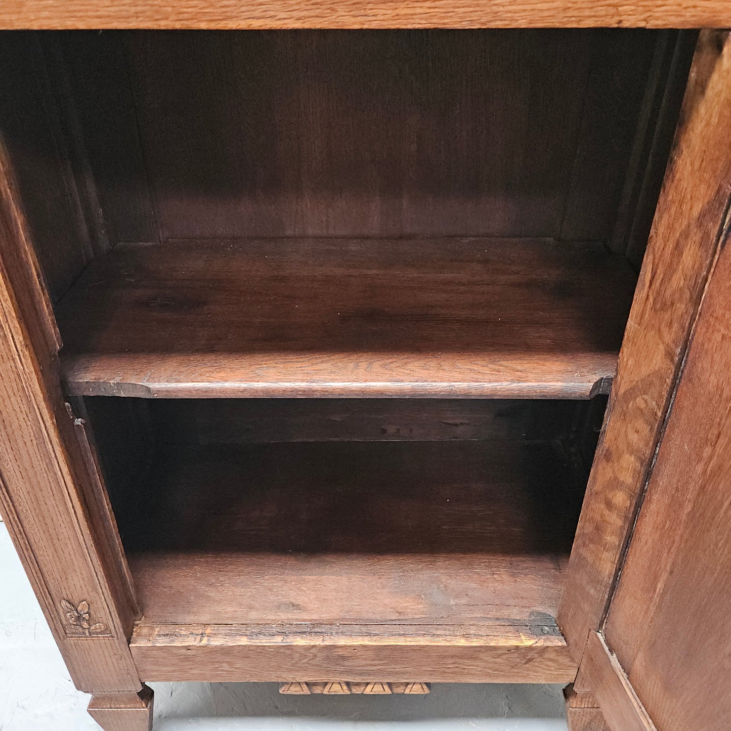 Lovely French oak 19th Century Henry 2nd style side cabinet with one drawer and one cupboard. It is in good original condition.