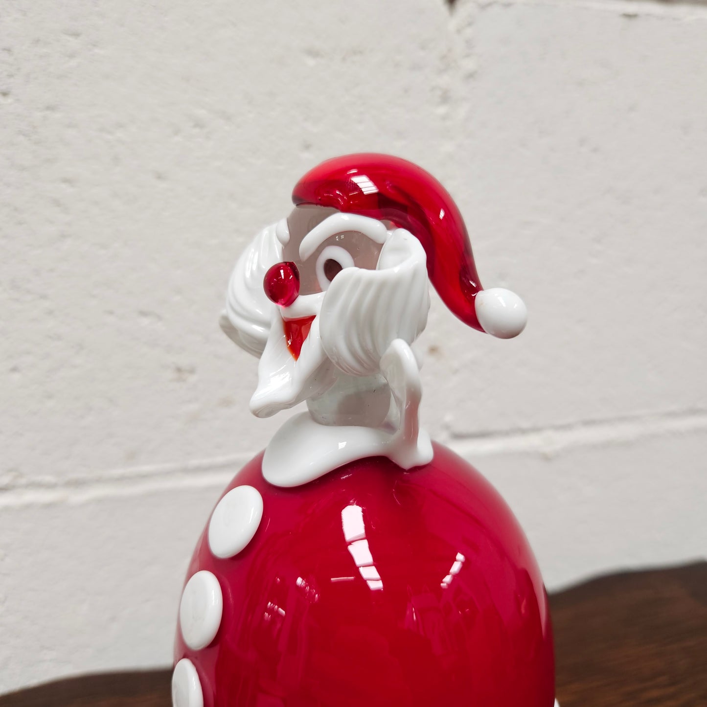 Very rare Murano Glass Christmas clown By Fratelli Pitau. It still has its original sticker and tag. It is in good original condition with no chips or cracks.