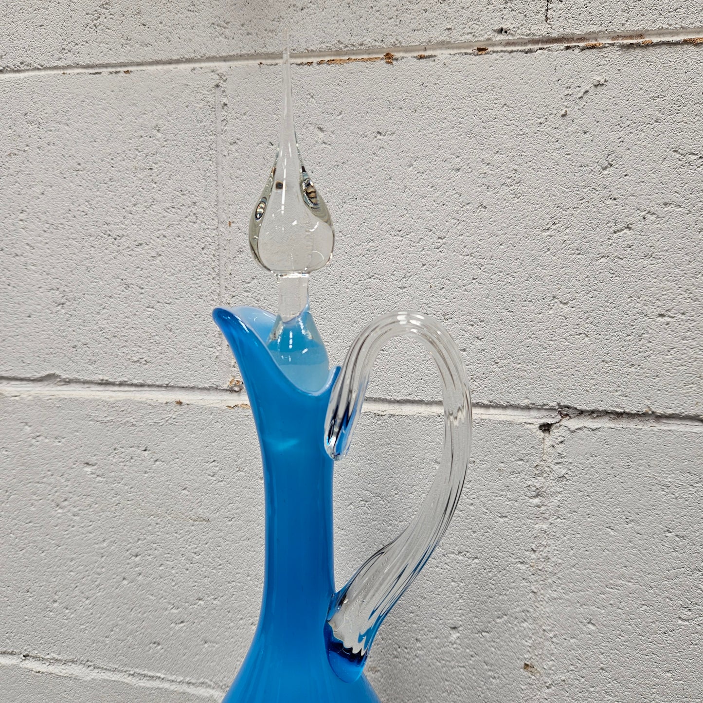 Stunning vintage retro Italian blue and clear art glass genie bottle decanter, it is in great original condition.