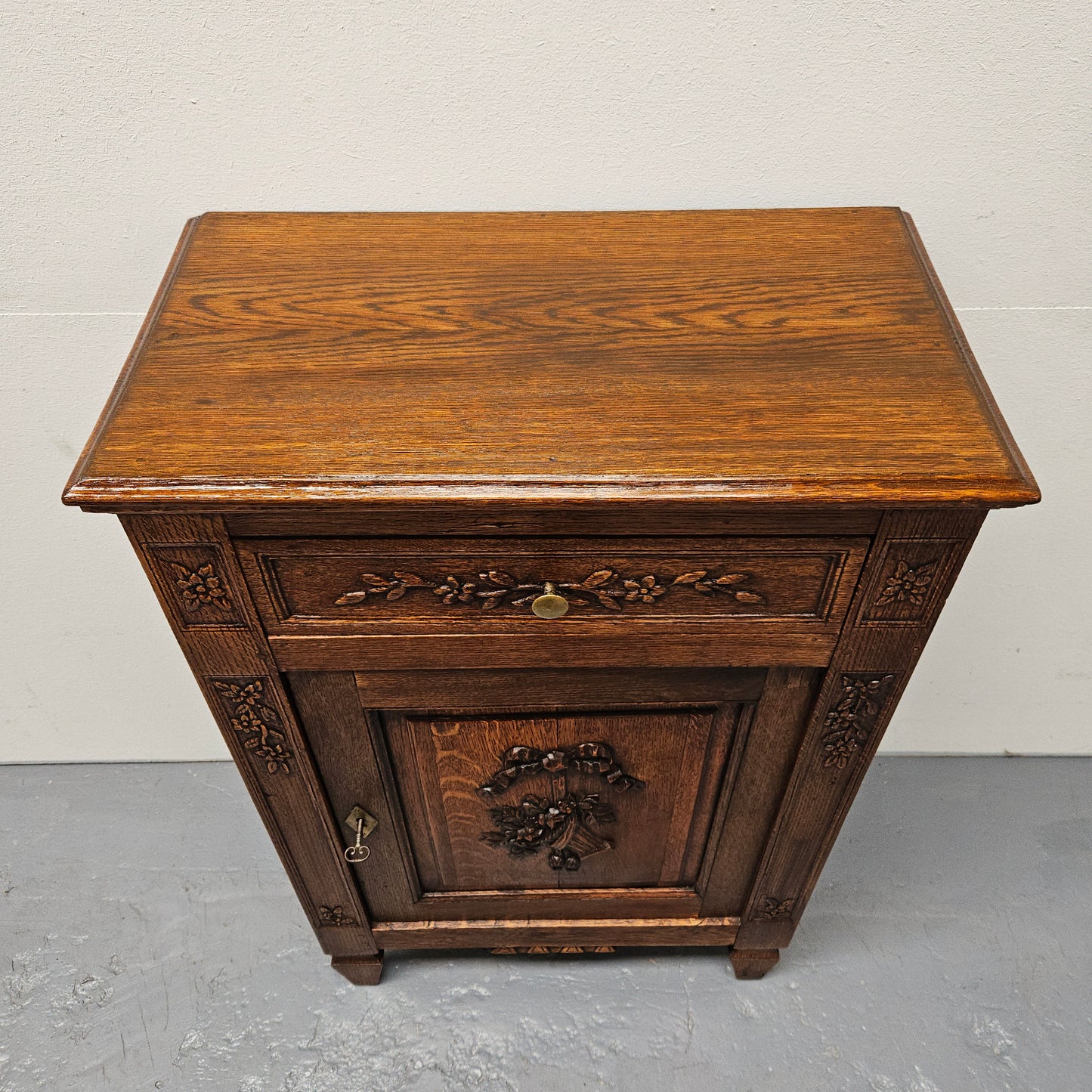 Lovely French oak 19th Century Henry 2nd style side cabinet with one drawer and one cupboard. It is in good original condition.