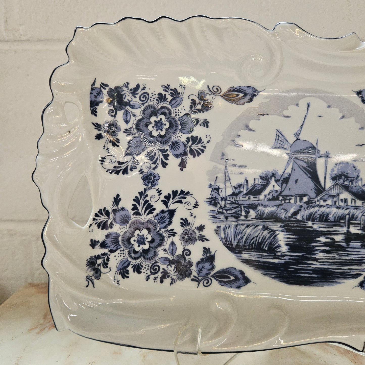 Vintage Collectors Edition Delft Holland Tray