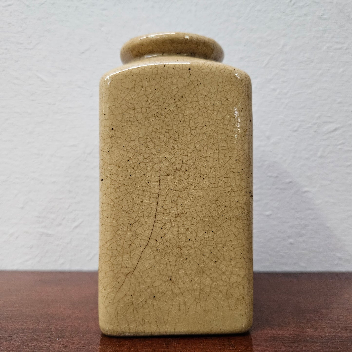Rare large Taddy & Co ceramic snuff case bottle, it is in good original condition. Please see photos as they form part of the description.