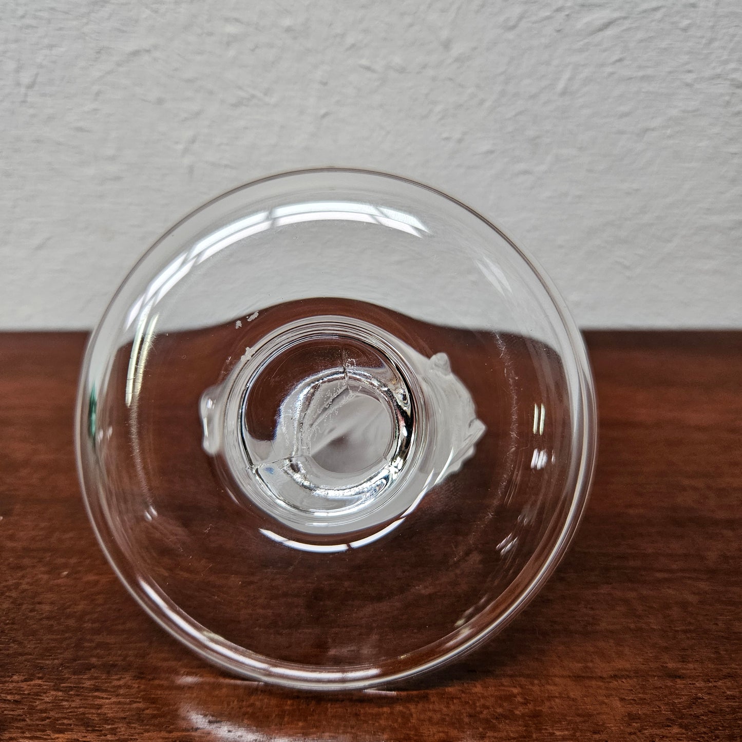 Beautiful condition Lalique French koi fish ring/pin tray. Please view photos as they form part of the description.