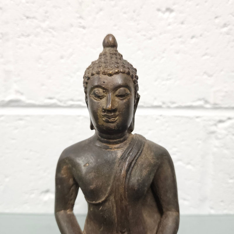 Antique bronze Buddha. In good original condition.