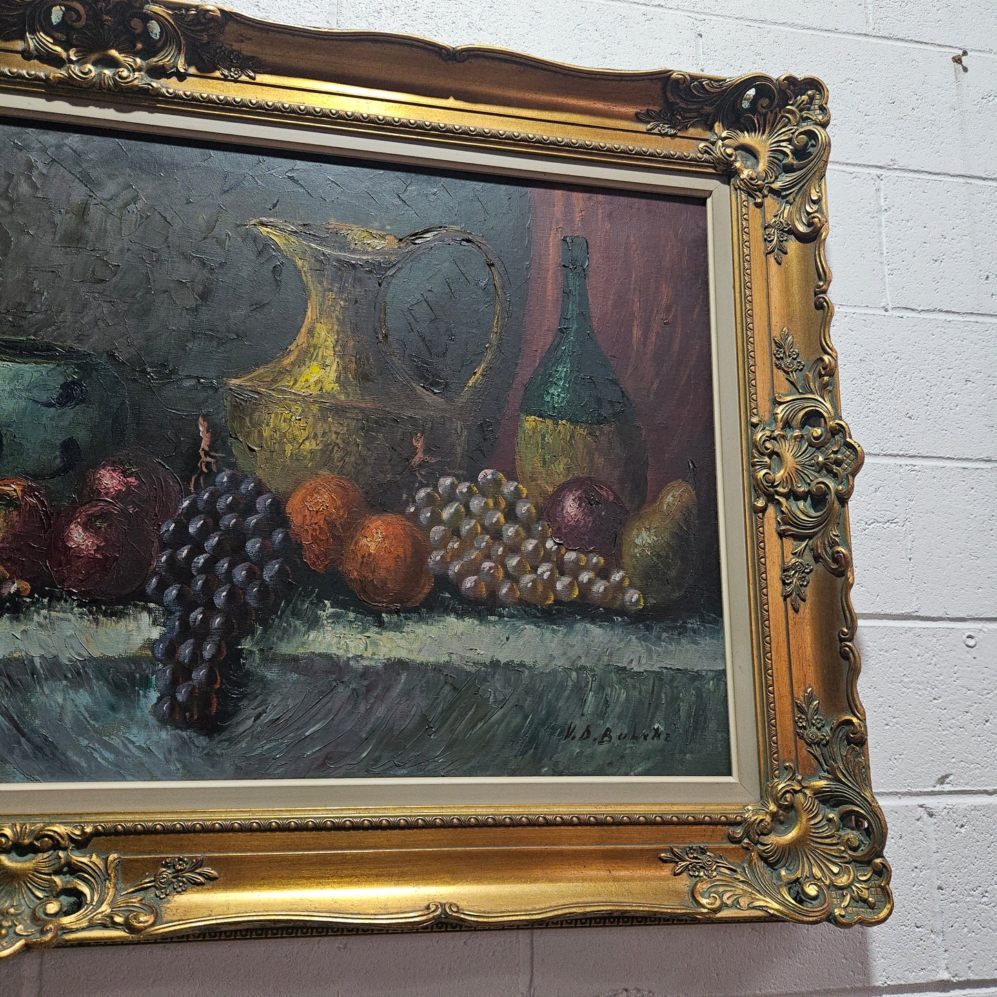 Sourced from France a beautiful oil on canvas still life in a decorative gilt frame. It is in good original condition.