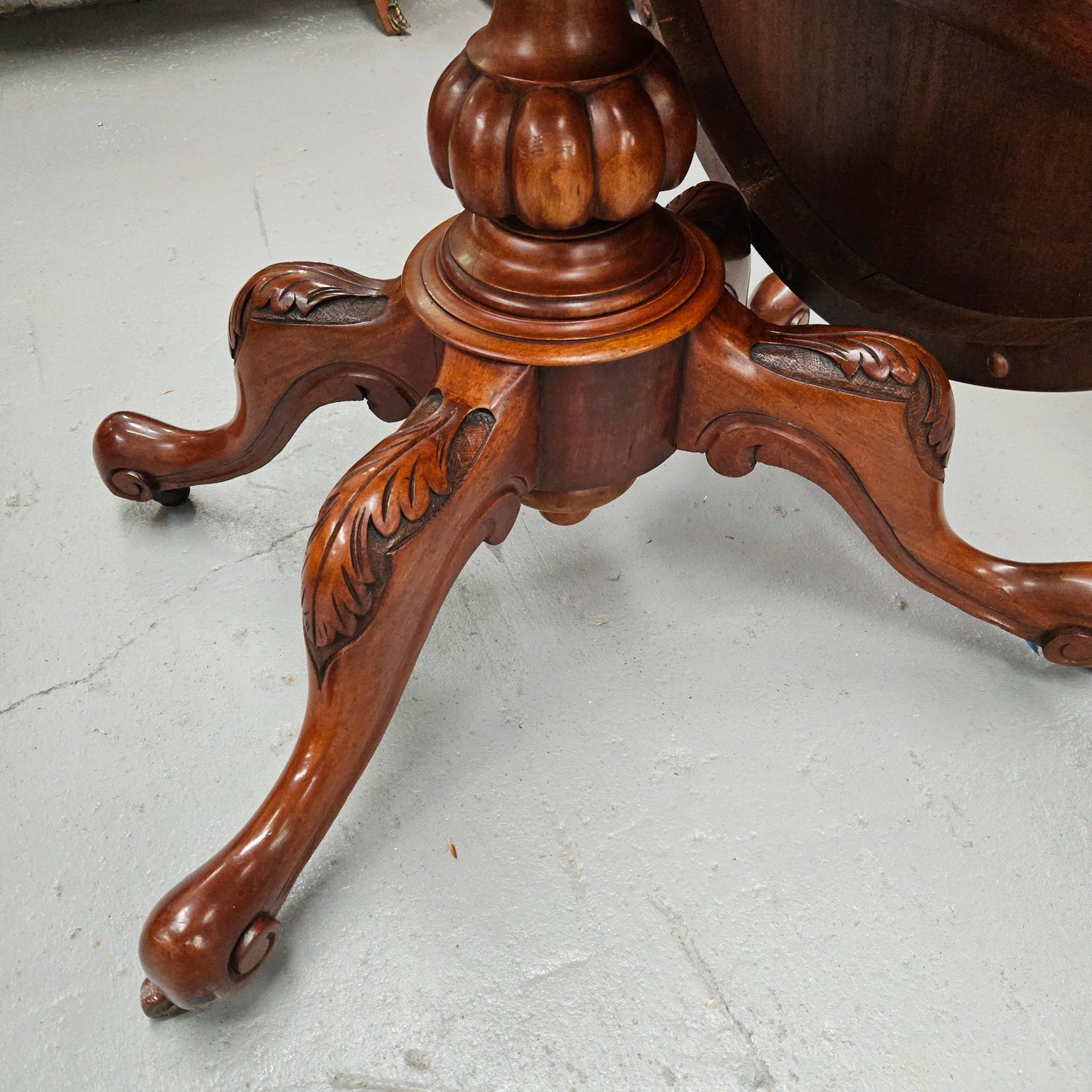 Victorian Oval Mahogany Loo Table
