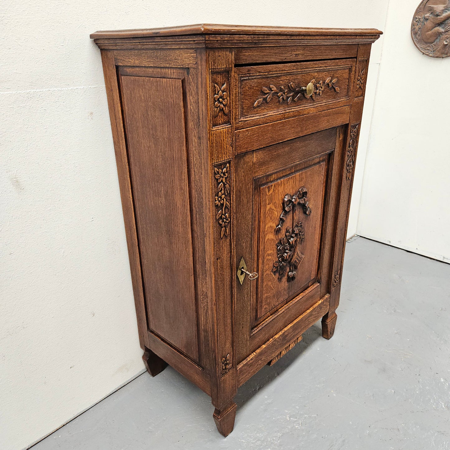 Lovely French oak 19th Century Henry 2nd style side cabinet with one drawer and one cupboard. It is in good original condition.