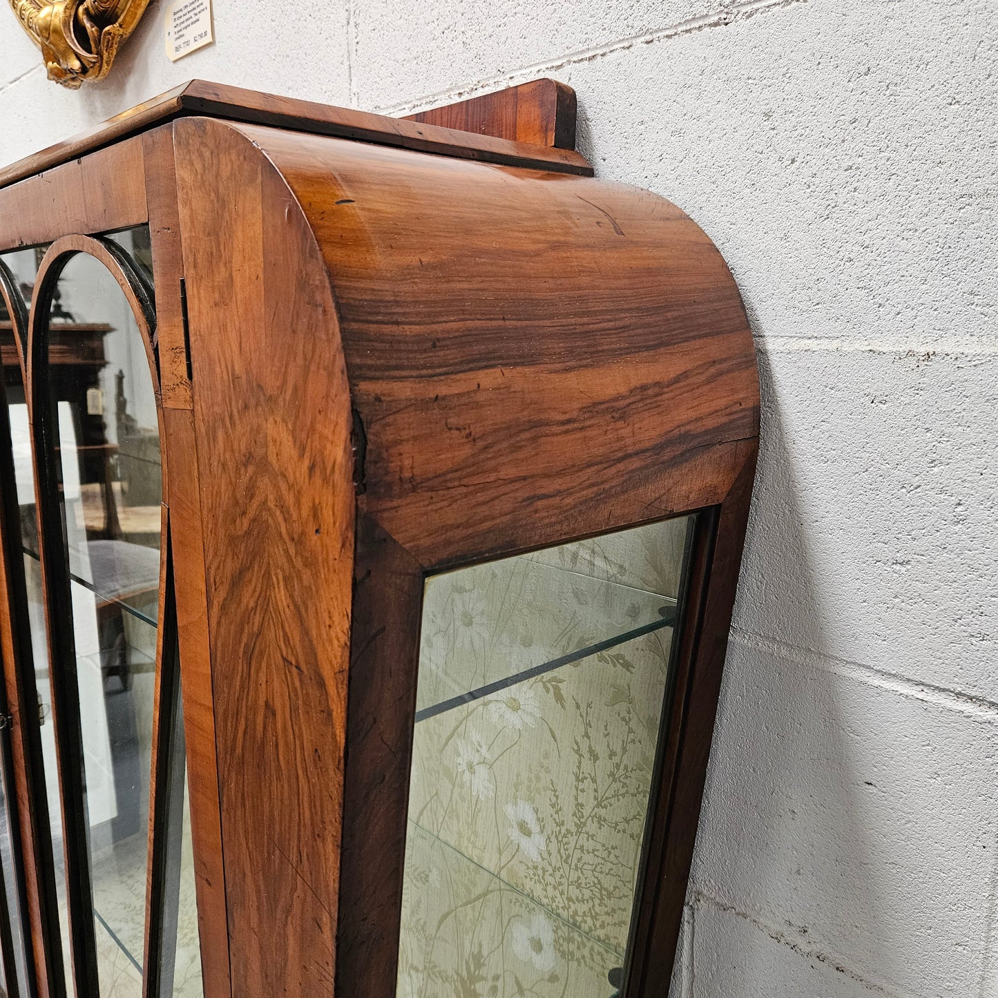 Stunning Art Deco display cabinet with two glass shelfs, Walnut and lockable glass doors. This cabinet is in great original condition for the age.