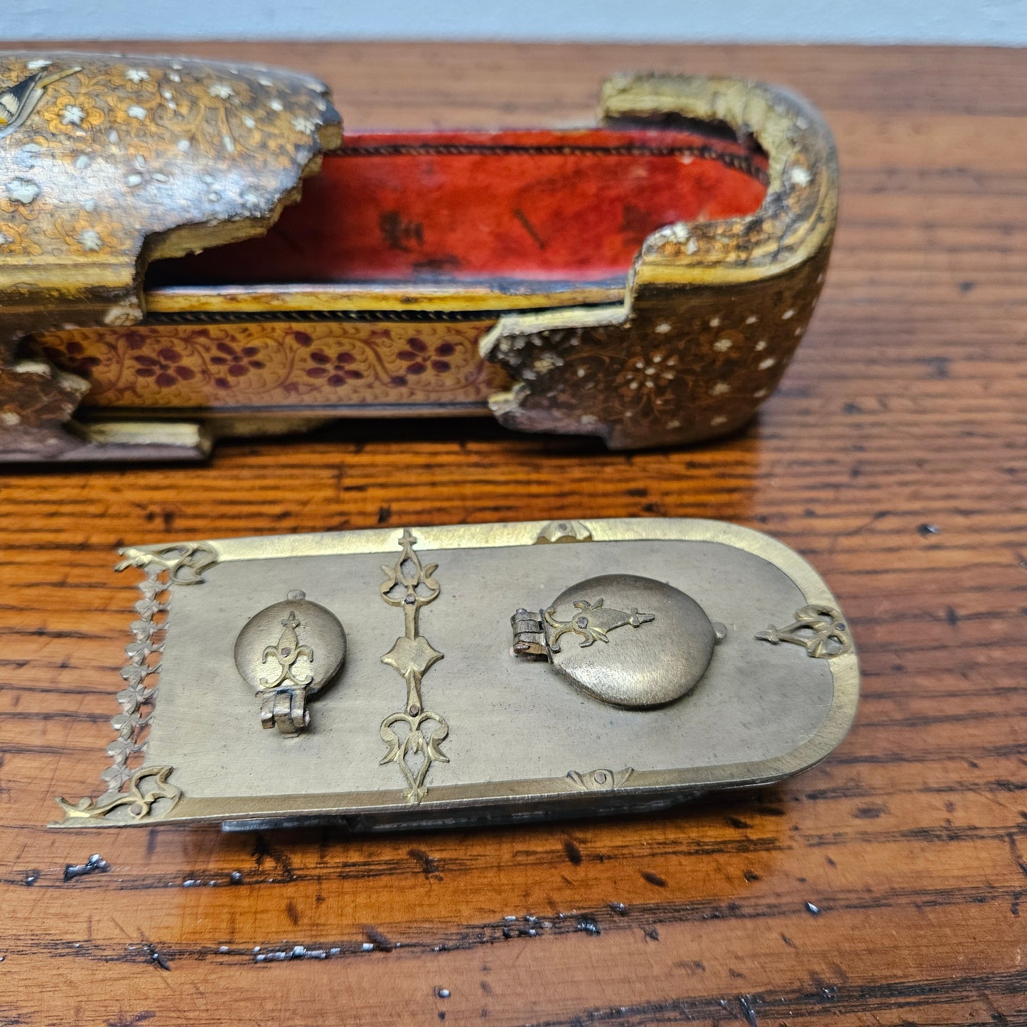 Early 19th Century Kashmiri Papier-Mâché Box