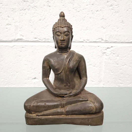 Antique bronze Buddha. In good original condition.