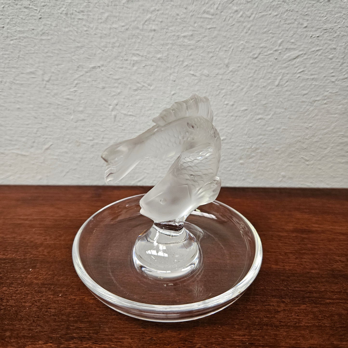 Beautiful condition Lalique French koi fish ring/pin tray. Please view photos as they form part of the description.