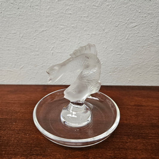 Beautiful condition Lalique French koi fish ring/pin tray. Please view photos as they form part of the description.