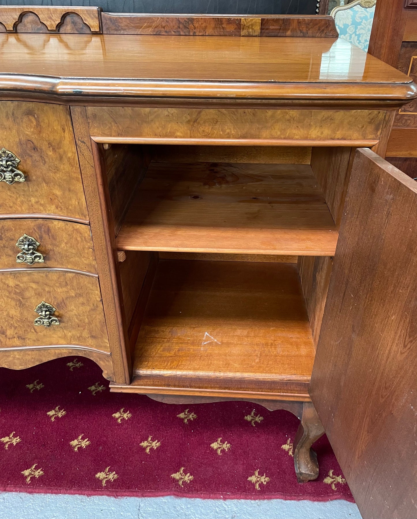 Burr Walnut Sideboard With Three Drawers & Two Doors