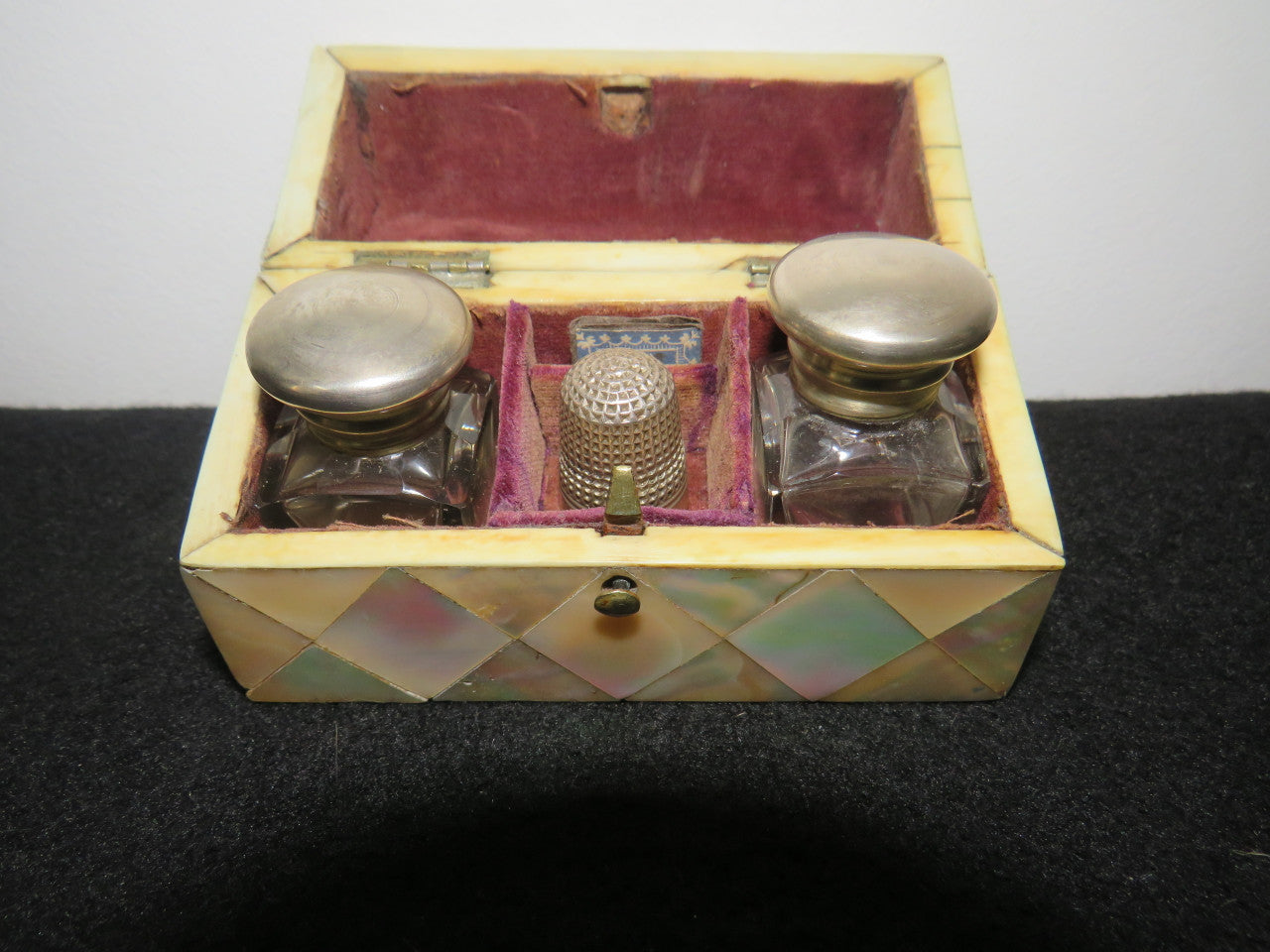 Very Rare Victorian Mother Of Pearl Ladies Travelling Vanity Set