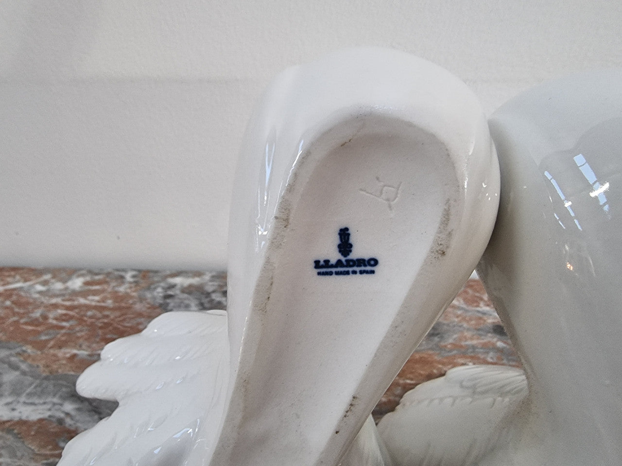 Delightful Vintage pair of “Lladro” porcelain figurine Doves. In good condition please view photos as they help form part of the description.