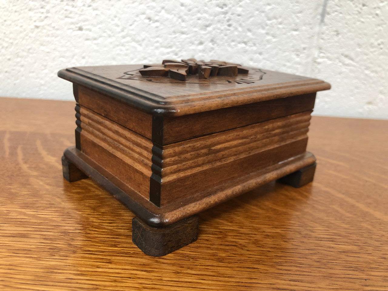 Beautiful Swiss carved wooden musical trinket box. In good clean original working condition.