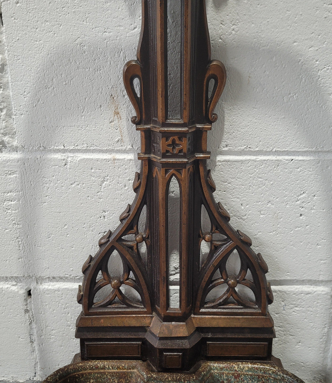 Victorian Gothic style cast iron umbrella stand. In good original detailed condition.
