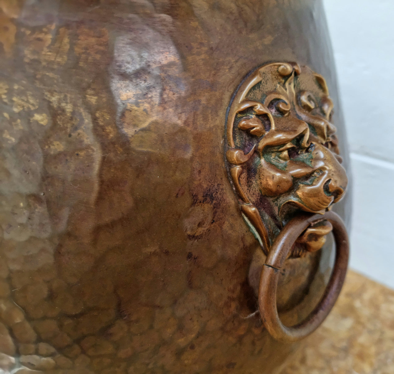Stunning French brass Antique Jardinière with lion heads and on claw feet, in good original condition.