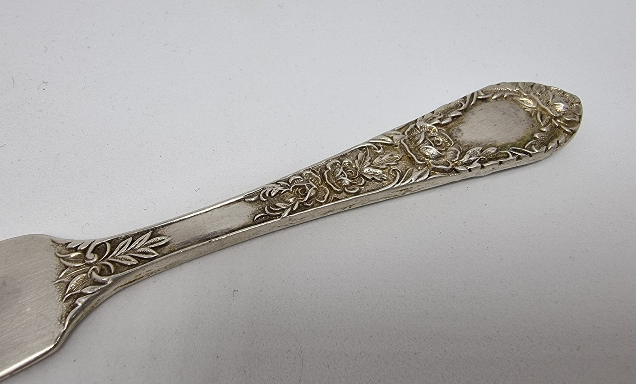 Very decorative American Kirk and Sons sterling silver butter knife in good original condition.
