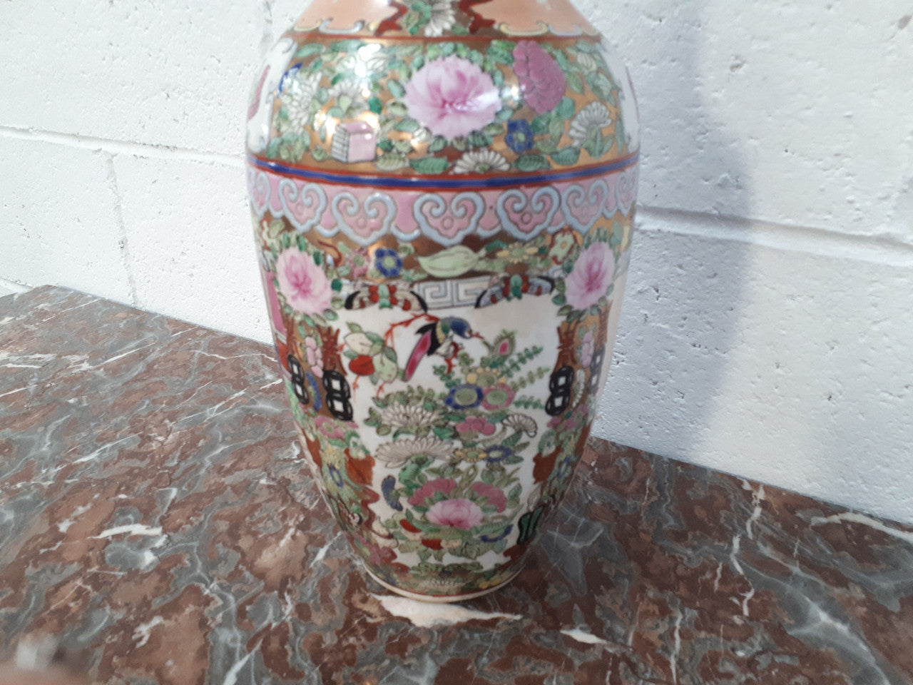 Nicely hand-painted Chinese Republic vase. In good condition. Circa 1950's.
