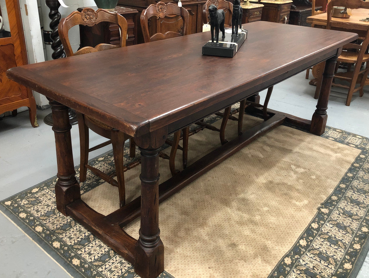 French dark Oak stretcher based farmhouse table. Can sit 6-8 people and is in very good original condition.