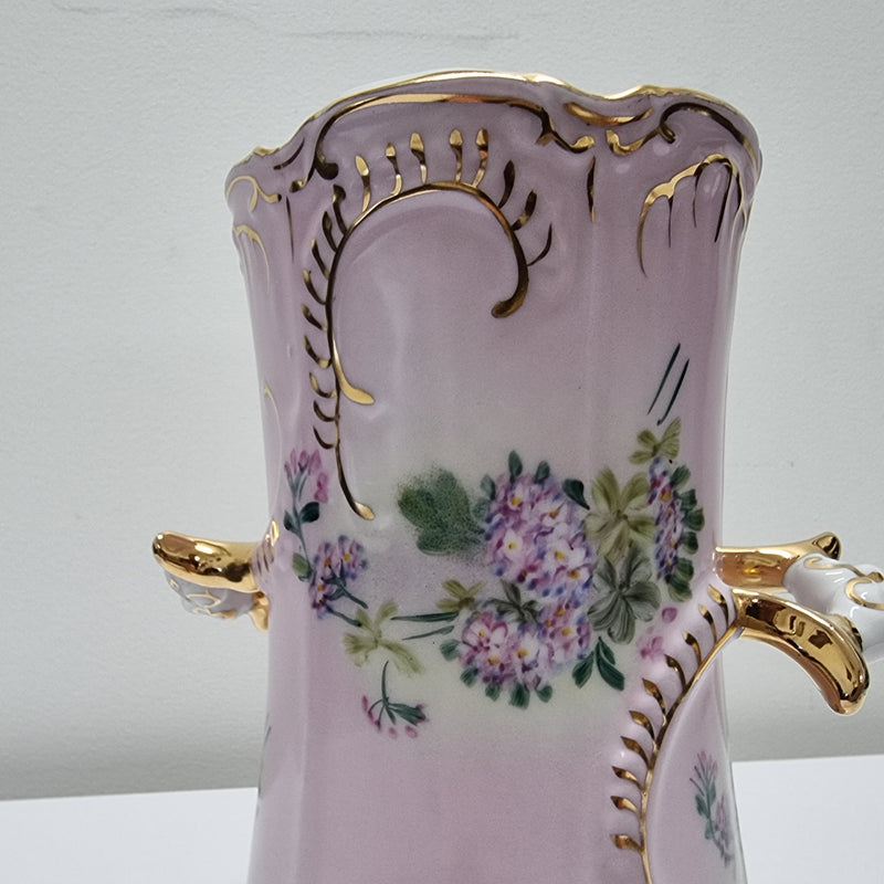 Lovely pink decorative vase with flowers and gold details. In good original condition. Please view photos as they form part of the description.