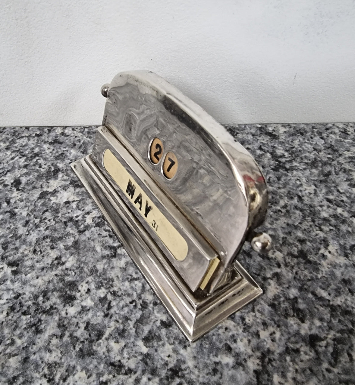 Art Deco Sterling Silver Birmingham working calendar . In good condition please view photos as they help form part of the description.
Australia Wide Delivery
We can arrange delivery to Melbourne, Hobart, Launceston, Sydney, Adelaide, Perth, Canberra, Brisbane, and regional centres.