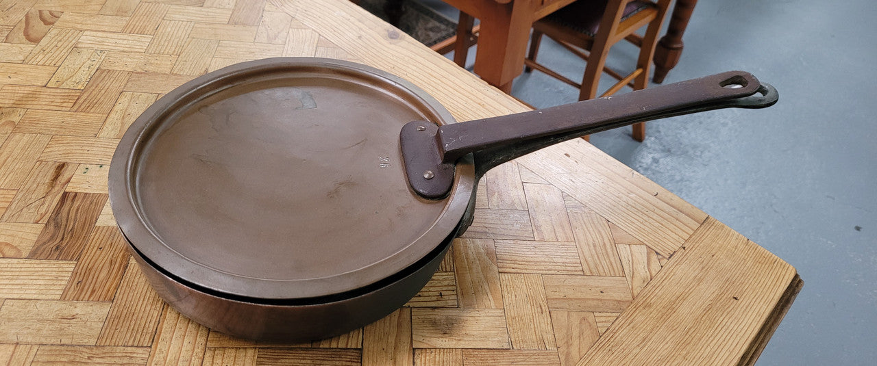Heavy French 19th century frying pan skillet with lid. It has been sourced from France and is in good original detailed condition.