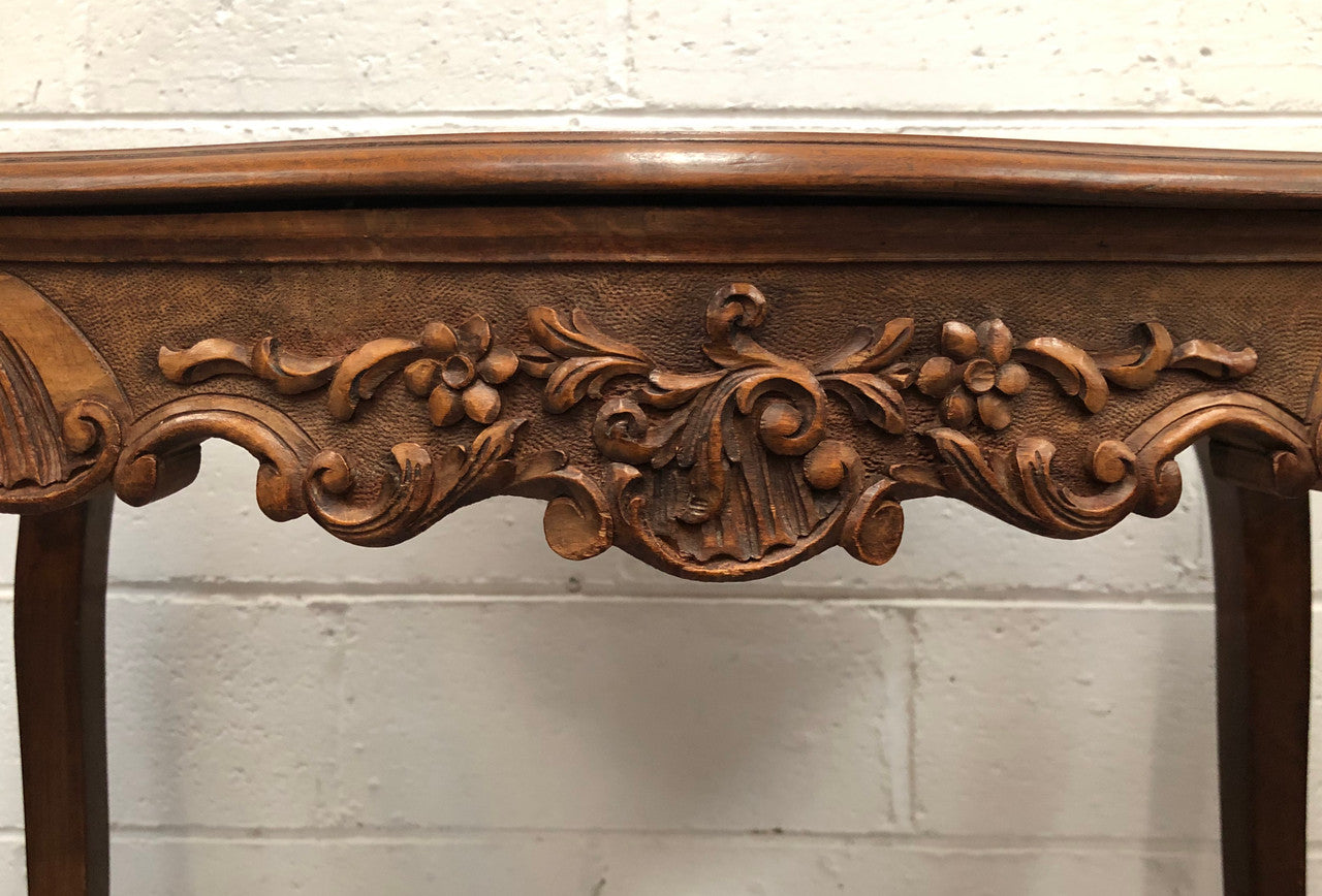 French Walnut Louis XV style center/side table. In very good original condition. Circa 1930's.