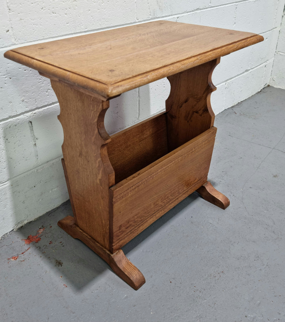 Arts & Crafts style magazine / newspaper rack side table. In very good original detailed condition.