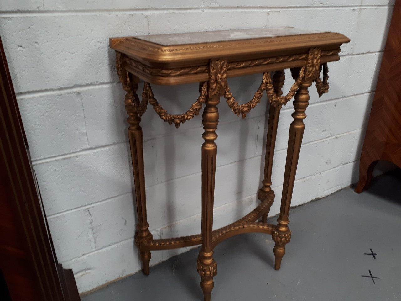Antique French 19th century Louis XVI style inset marble top & giltwood console table. In good condition. Circa 1880