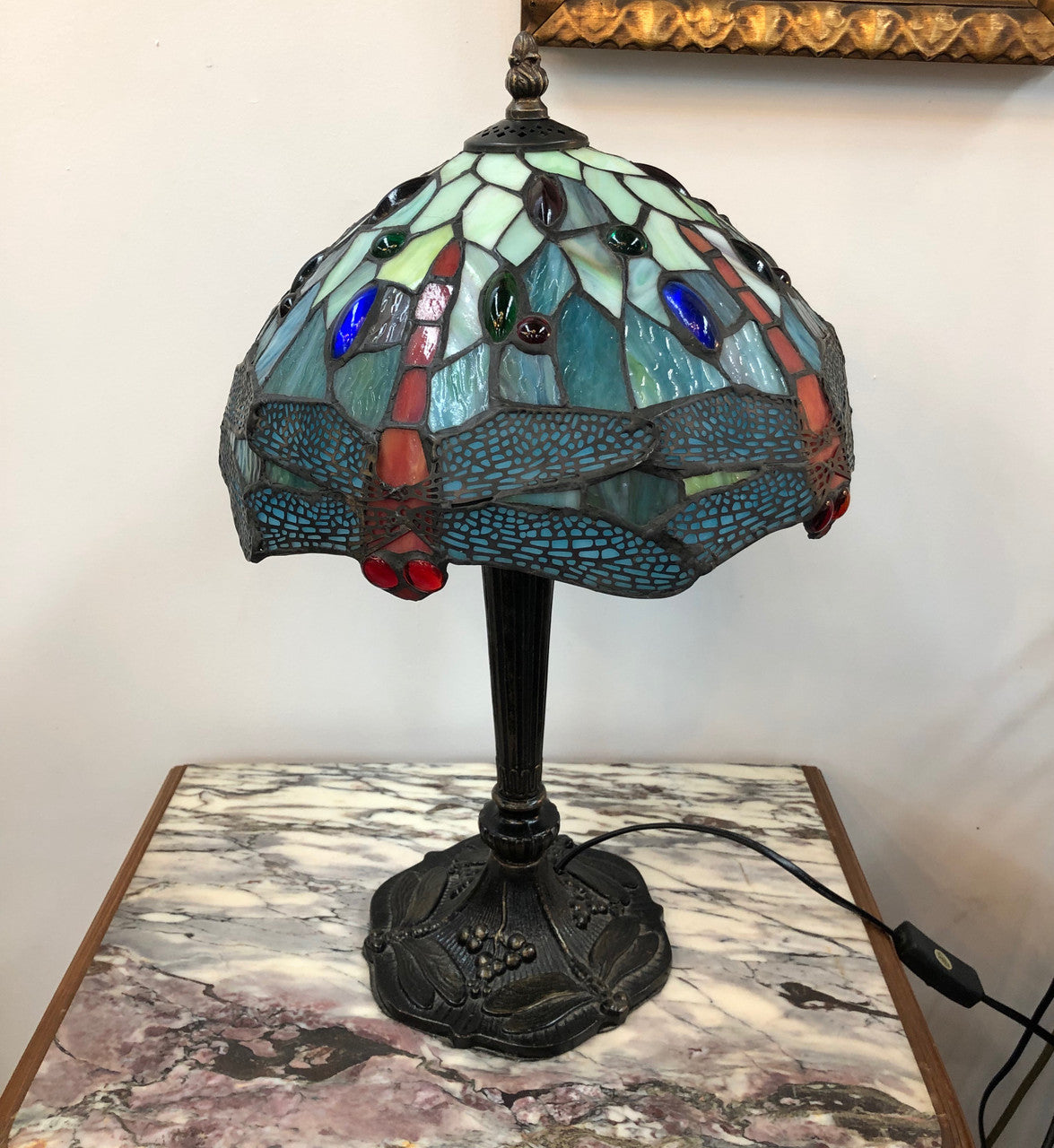 Fabulous decorative Tiffany style Dragonfly table lamp. It is in good working order with no damage.