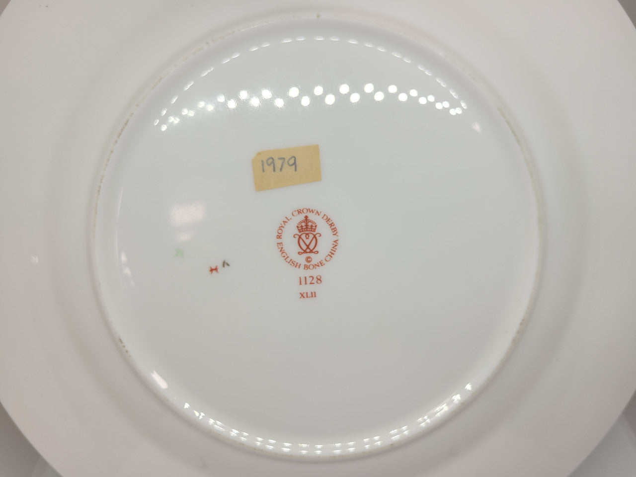 Beautiful Royal Crown Derby display plate "OLD IMARI" 1128 PATTERN.