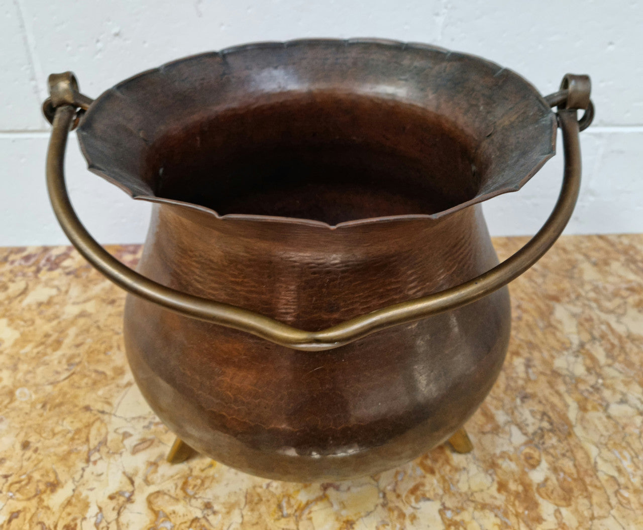 Lovely plain Brass French Jardinière on feet with a handle, in good original condition.