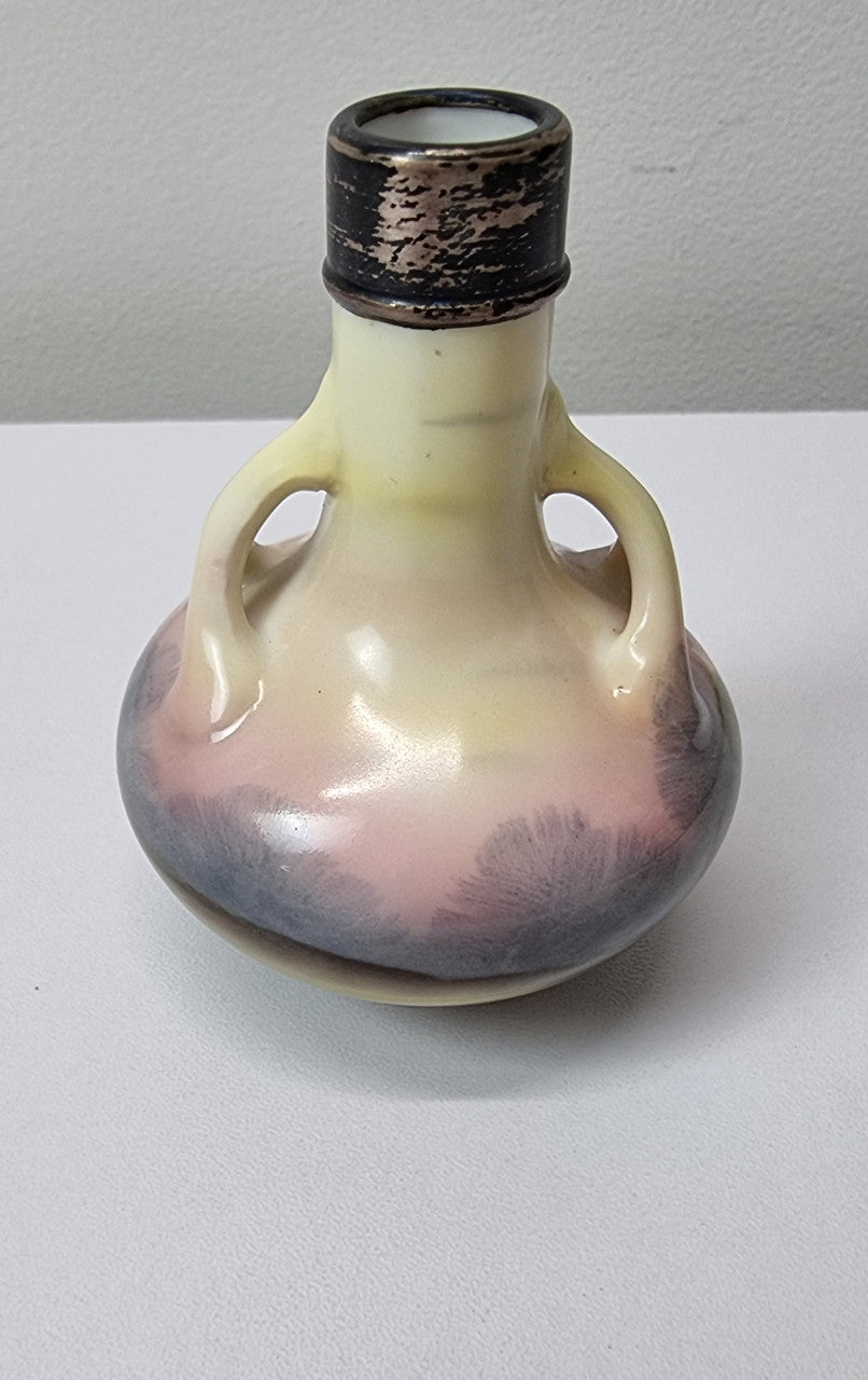 Royal Bayreuth silver top vase in good original condition. Stamped on the base "Royal Bayreuth: Bavaria". Please view photos as they form part of the description.