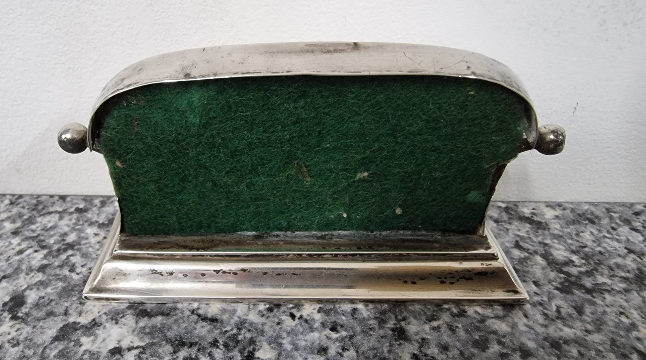 Art Deco Sterling Silver Birmingham working calendar . In good condition please view photos as they help form part of the description.
Australia Wide Delivery
We can arrange delivery to Melbourne, Hobart, Launceston, Sydney, Adelaide, Perth, Canberra, Brisbane, and regional centres.