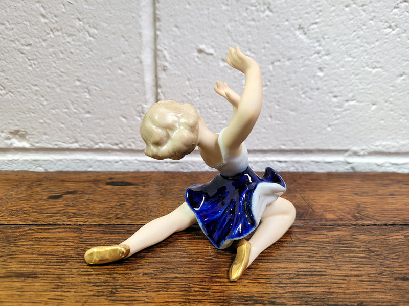 Vintage Wallendorf Cobalt blue dancing girl in good original condition, please view photos as they help form part of the description.