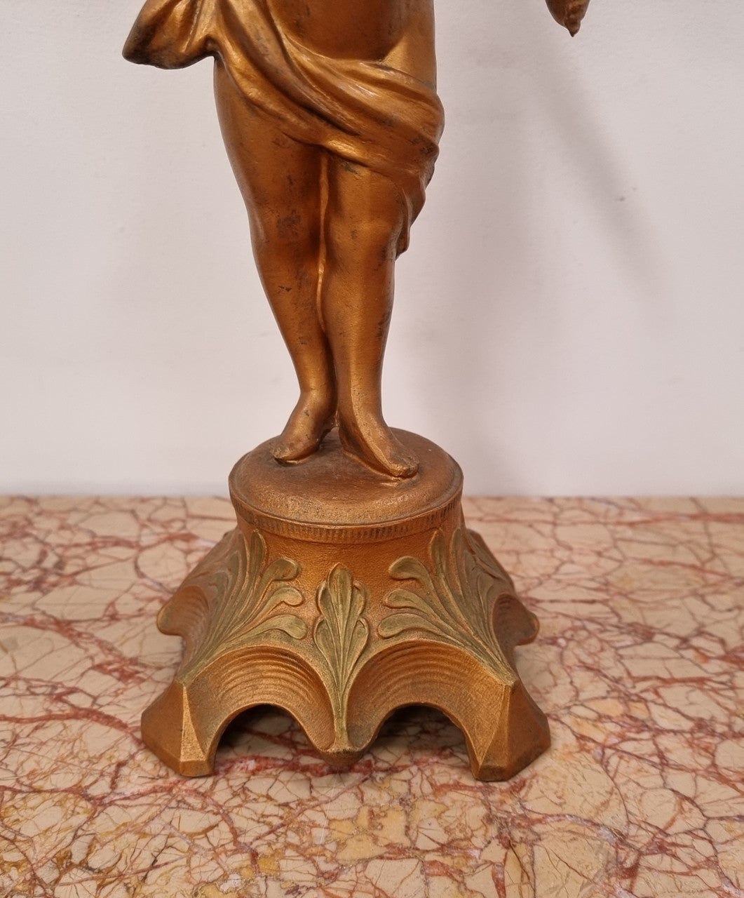 Beautiful Victorian Ruby glass comport and cherub stand in good original condition.