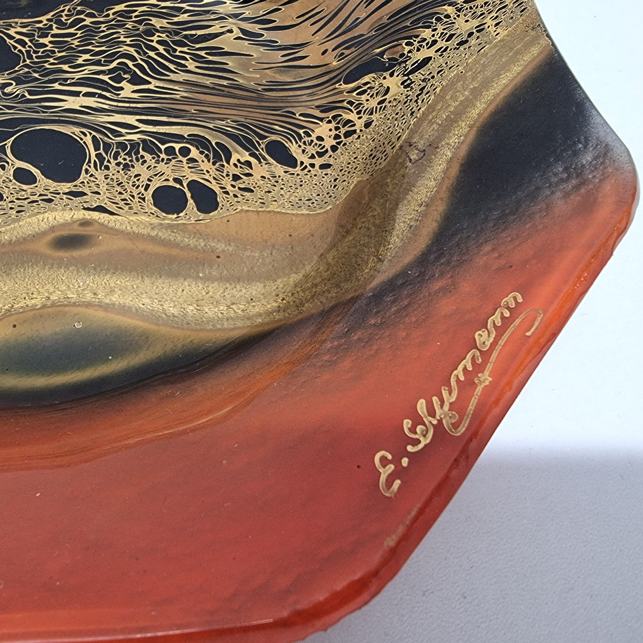 Eveline Schumann, signed, Australian Art Glass Bowl. Please note stand is not included. It is in good original condition and has been sourced locally. Please view photos as they help form part of the description.