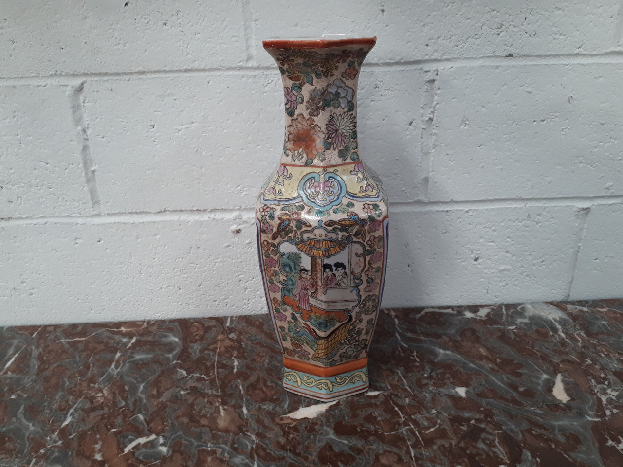 Antique Chinese export 19th Century hand-painted Famille Jaune vase. Chien-Lung seal mark to (1736-1795)