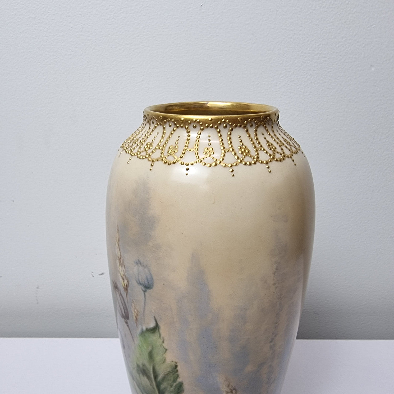 Lovely Antique Limoges hand painted "Blue Tit Bird", very good quality vase. In original condition. Please view photos as they help form part of the description.