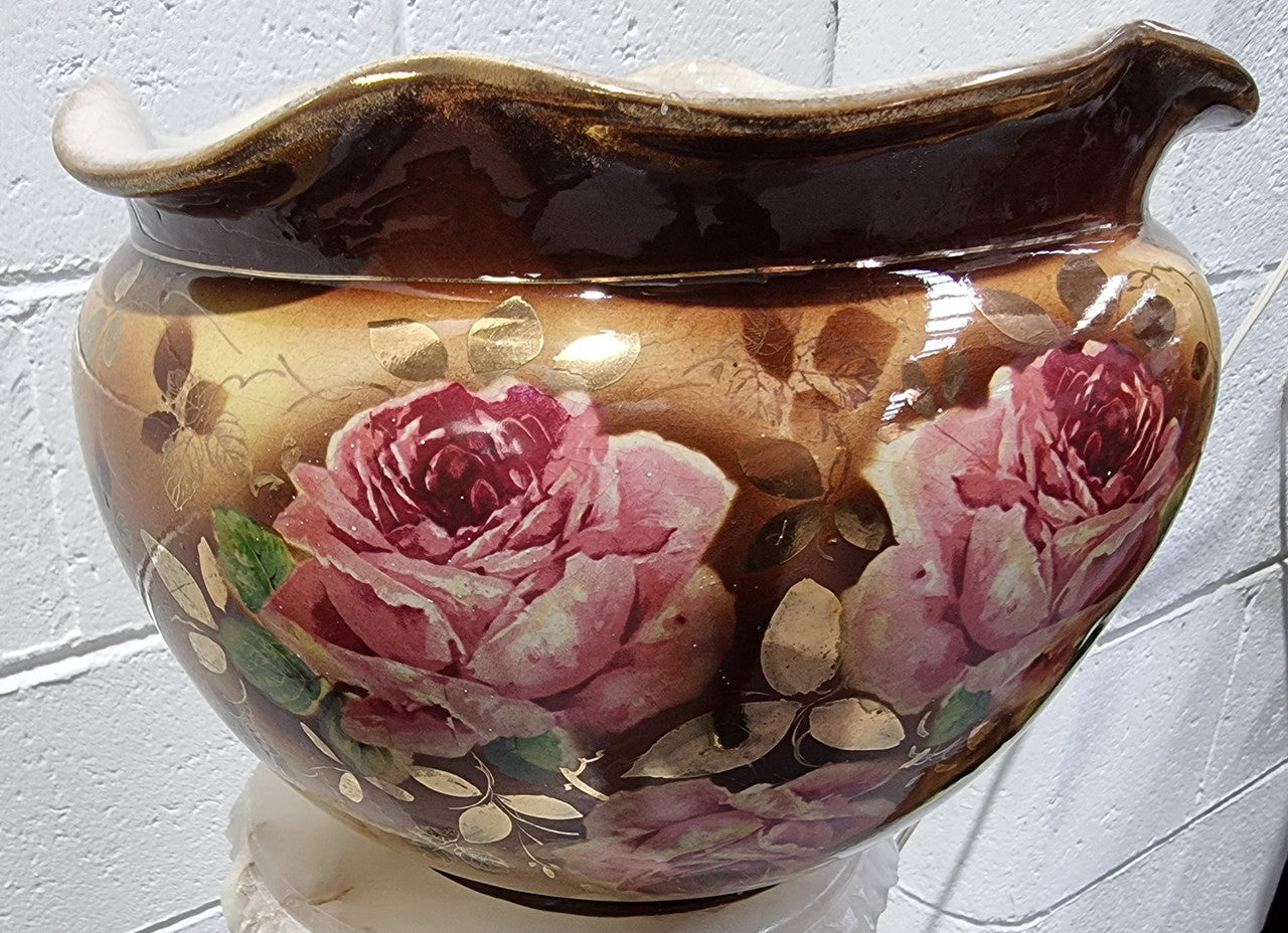 Large Edwardian English jardinière featuring roses and autumnal tones. In good condition please view photos as they help form part of the description.
