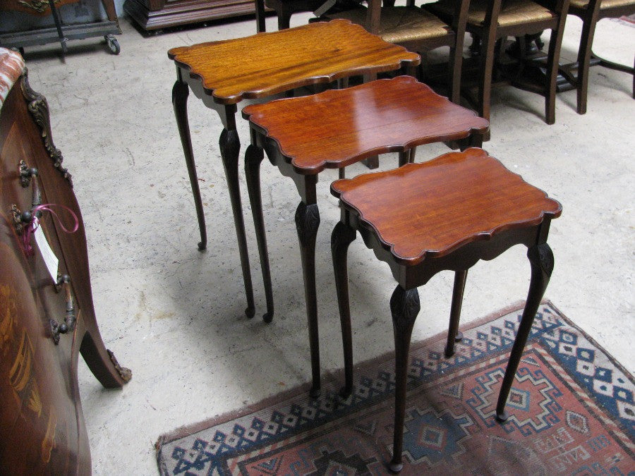 Stunning Mahogany Nest Of Tables